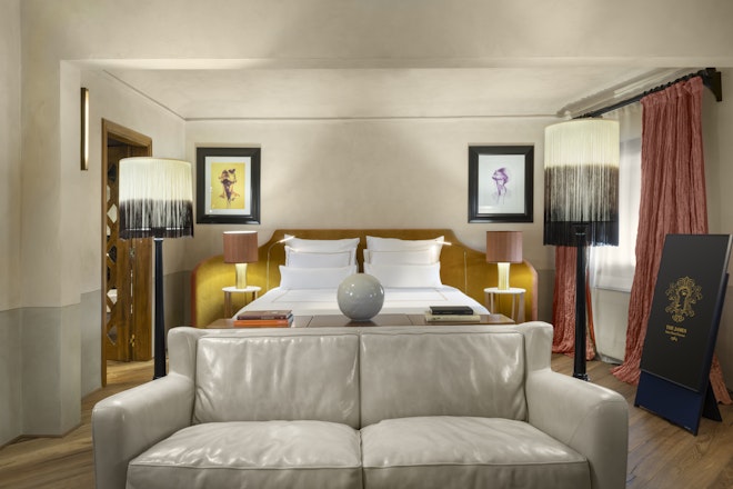 Suite - Bedroom