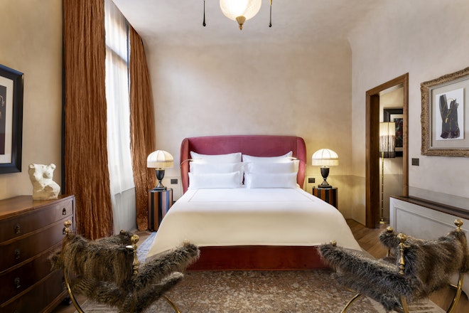 Deluxe Room - Bedroom