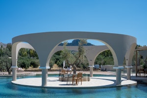 Gizani Restaurant & Bar