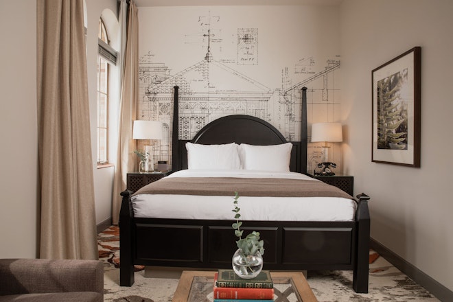 St Edward King Bed