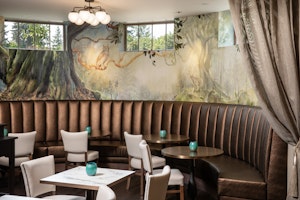 Tonsorium Bar