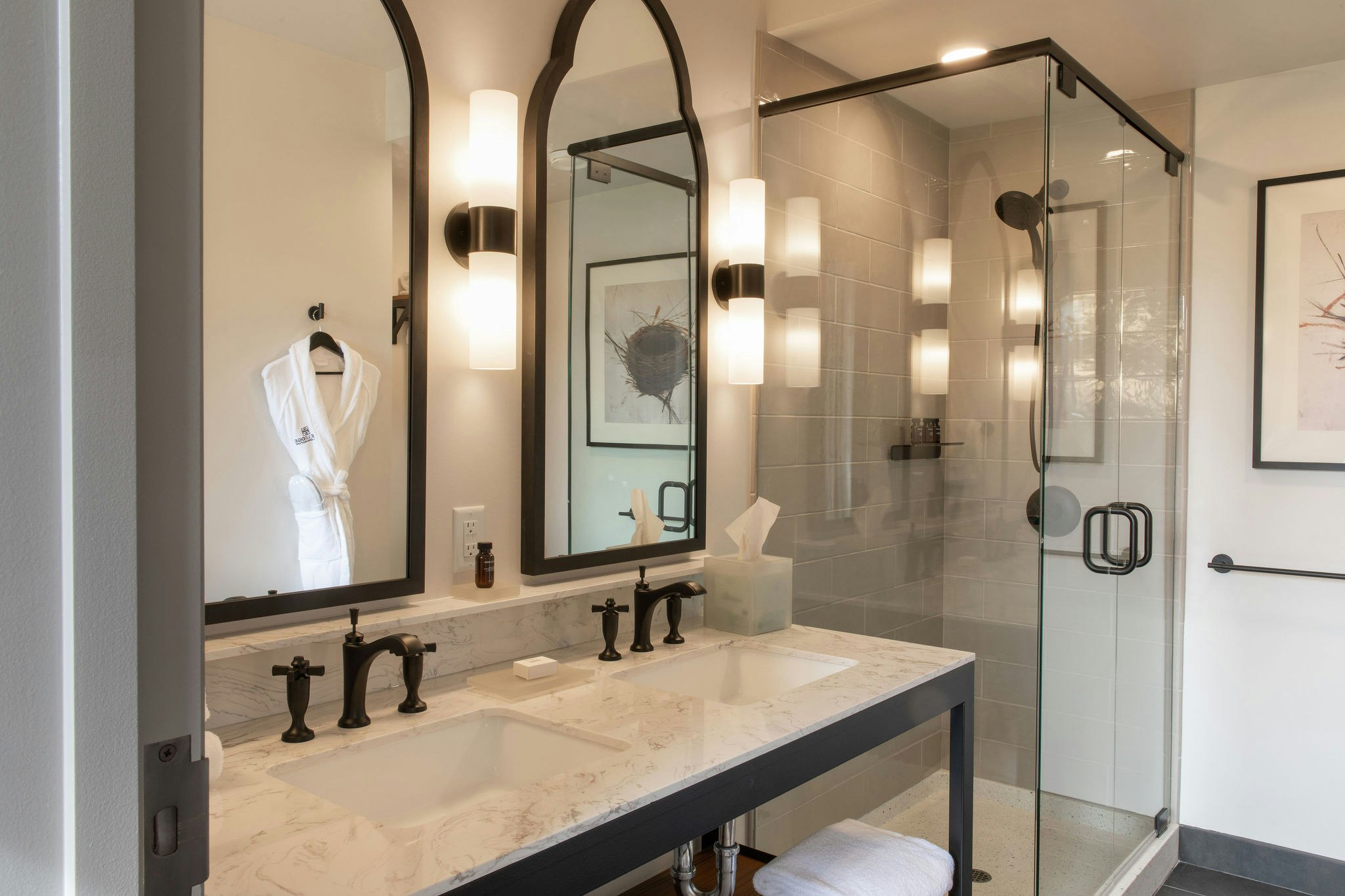 Classic Double Queen Double Bathroom