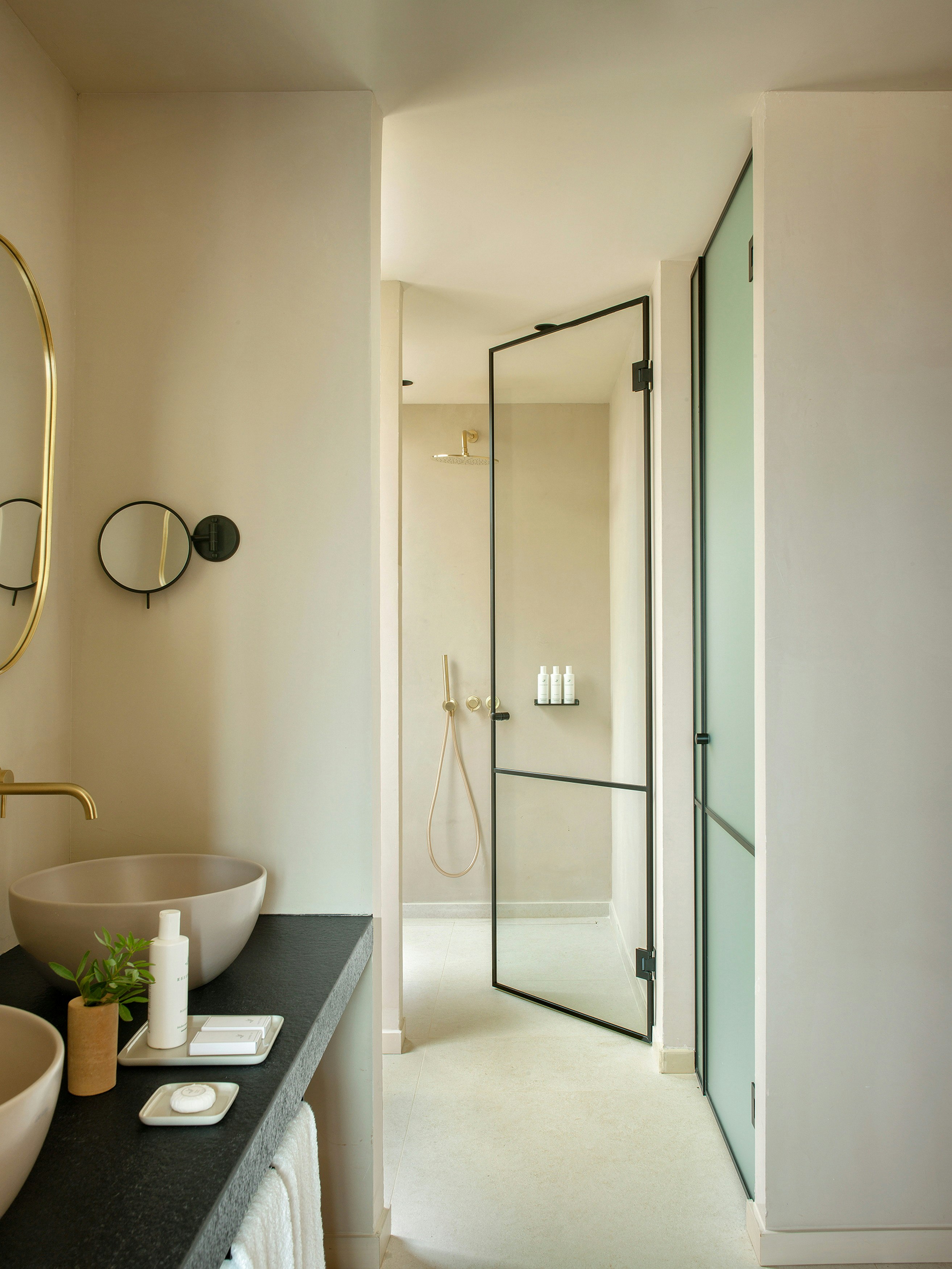 Superior Garden Suite - Bathroom