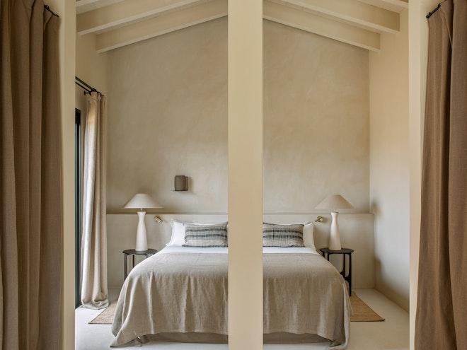 Deluxe Garden Suite - Bedroom