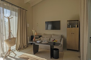 Master Garden Suite - Living Area