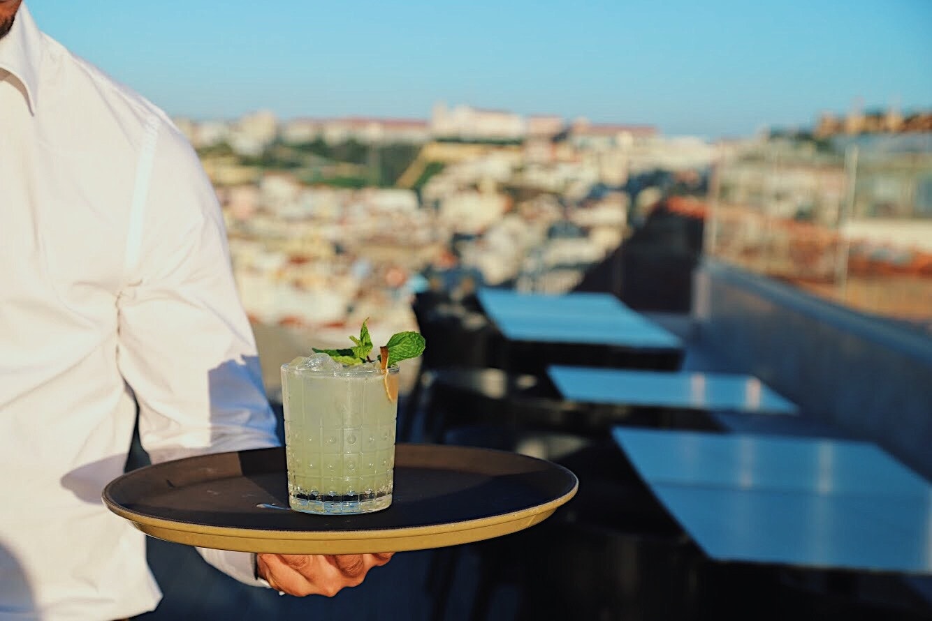 Lumi Rooftop Bar & Restaurant