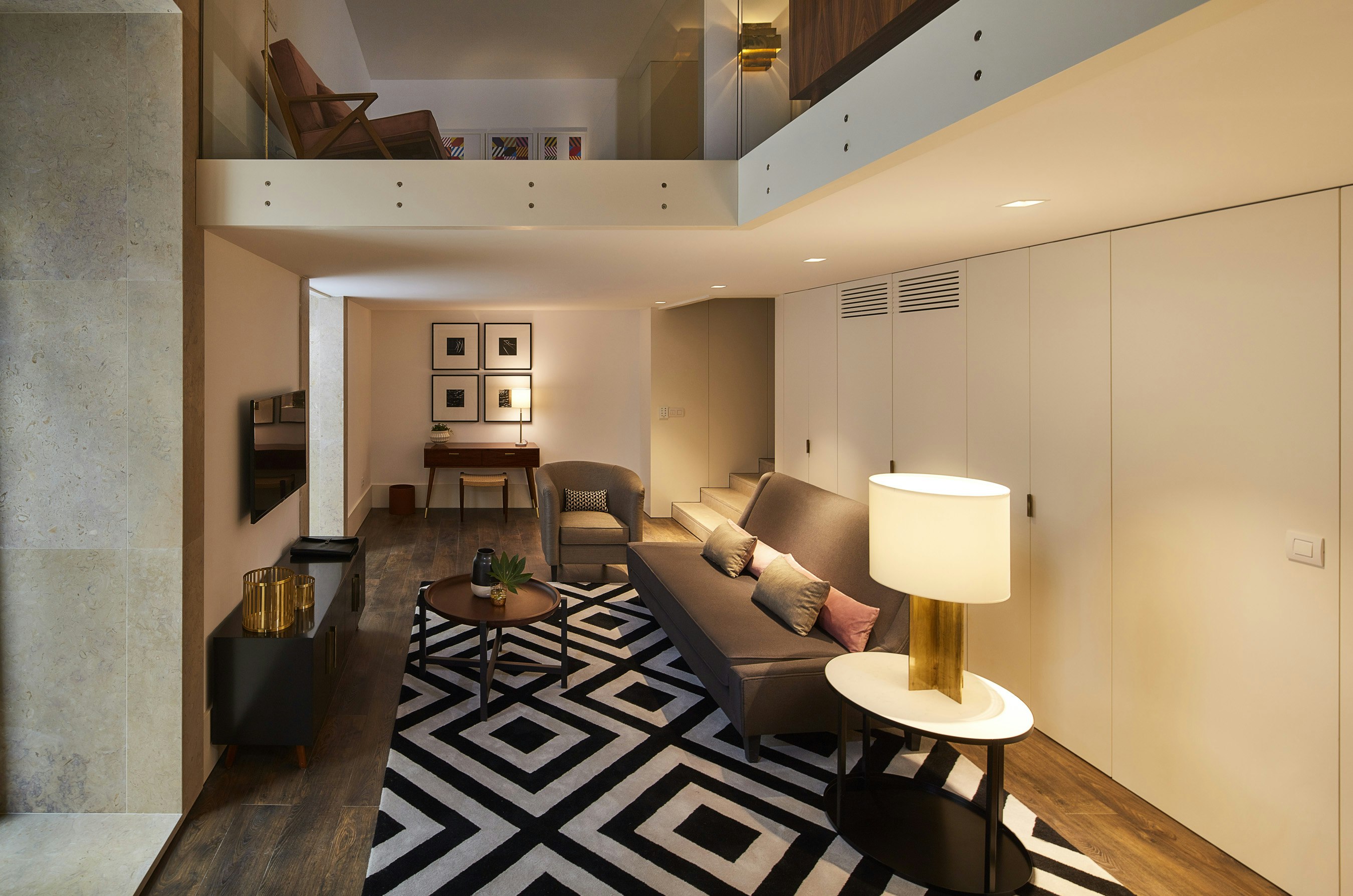 Bairro Alto Mezzanine Suite - Living Area