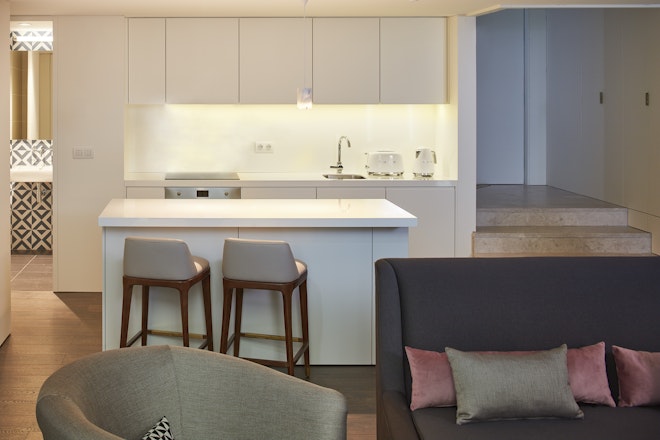 Bairro Alto Mezzanine Suite - Kitchen Area