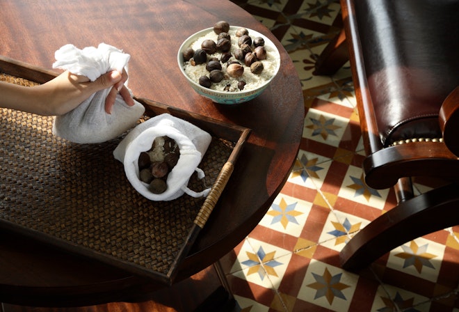 Nutmeg-Rice Rolling Massage - Ingredients