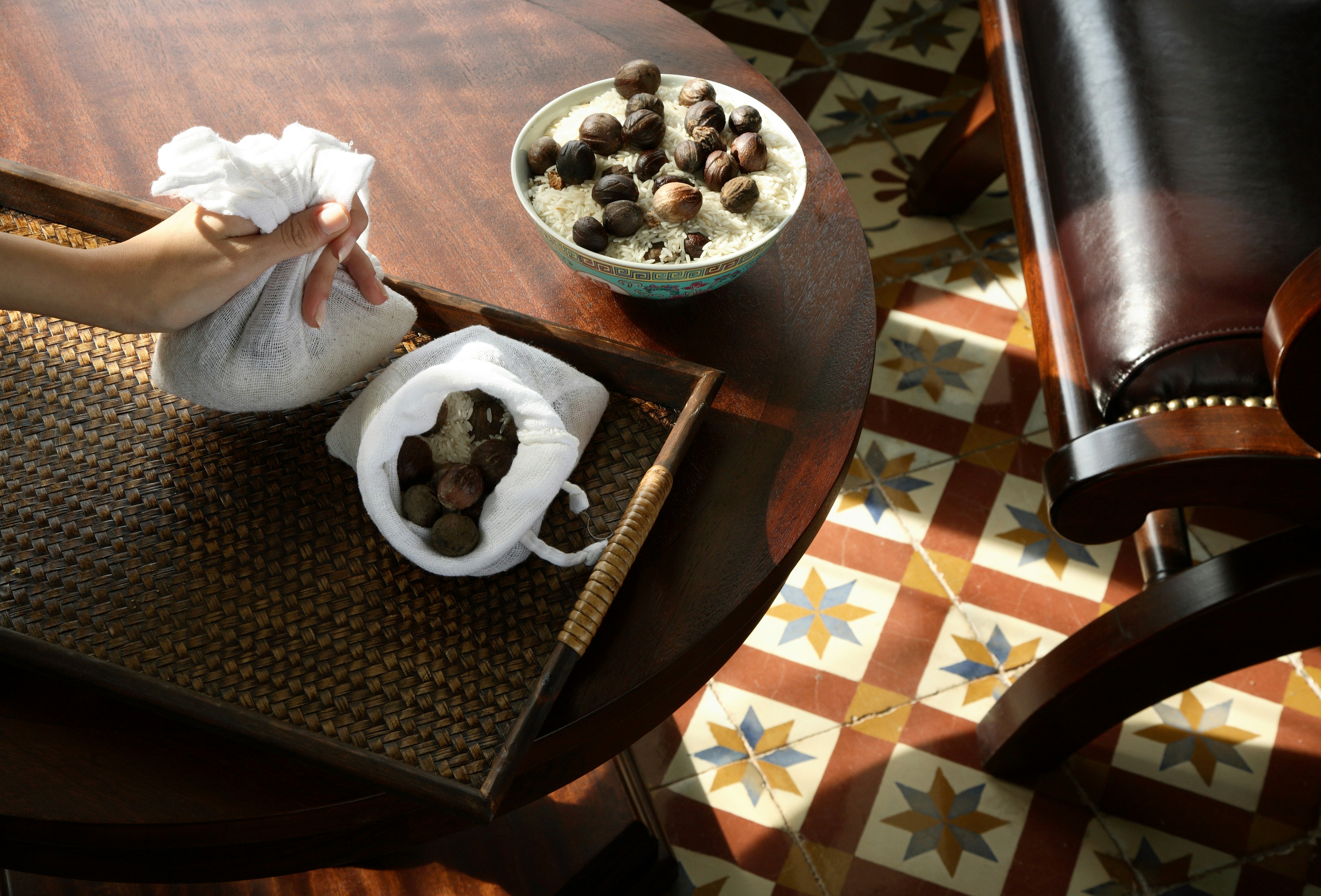 Nutmeg-Rice Rolling Massage - Ingredients