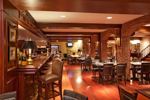 Bayzos Pub