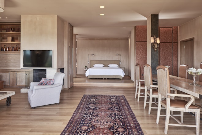 VIP Suite - Living & Dining Area