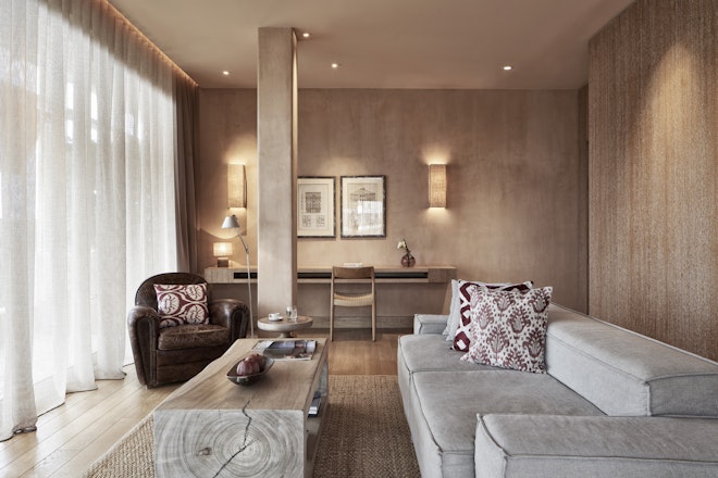 Premium Suite - Living Area