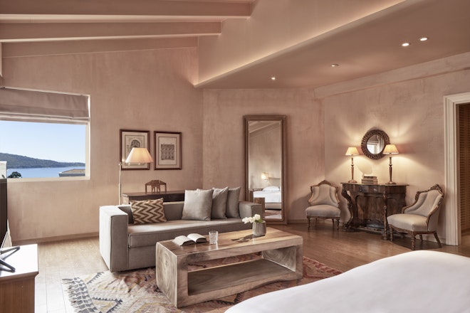 Executive Suite - Living Area