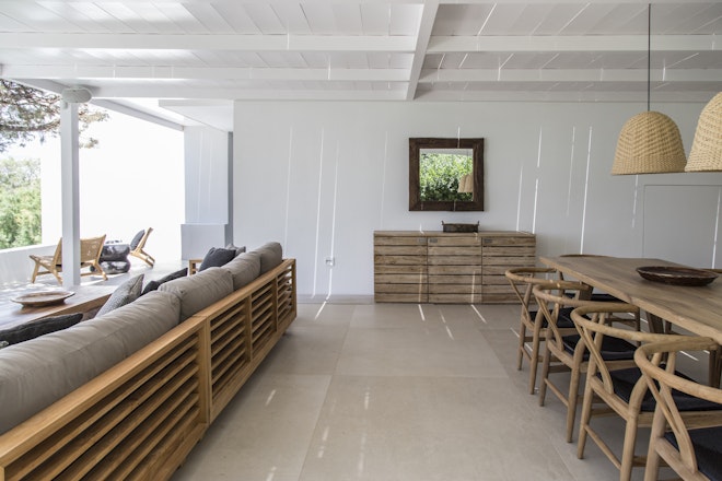 The Villa - Living & Kitchen Area