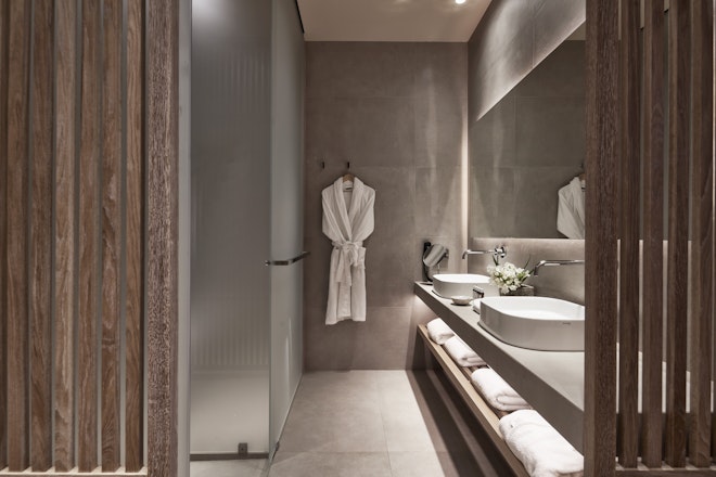 Premium Suite - Bathroom