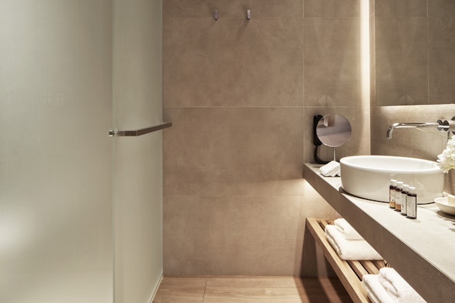 Premium Room - Bathroom