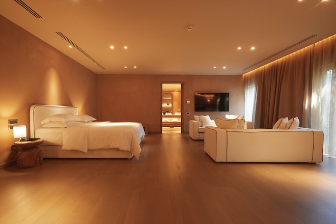 Comfort Suite - Bedroom