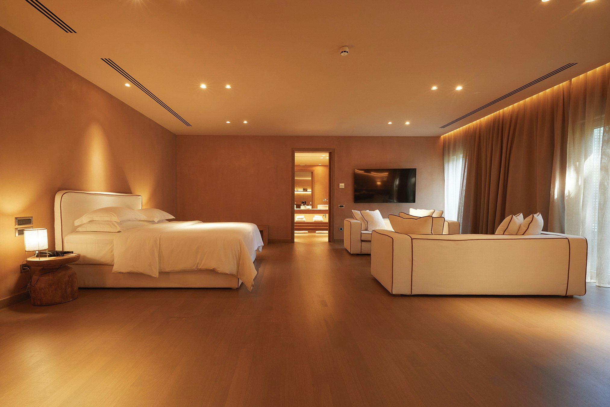 Comfort Suite - Bedroom