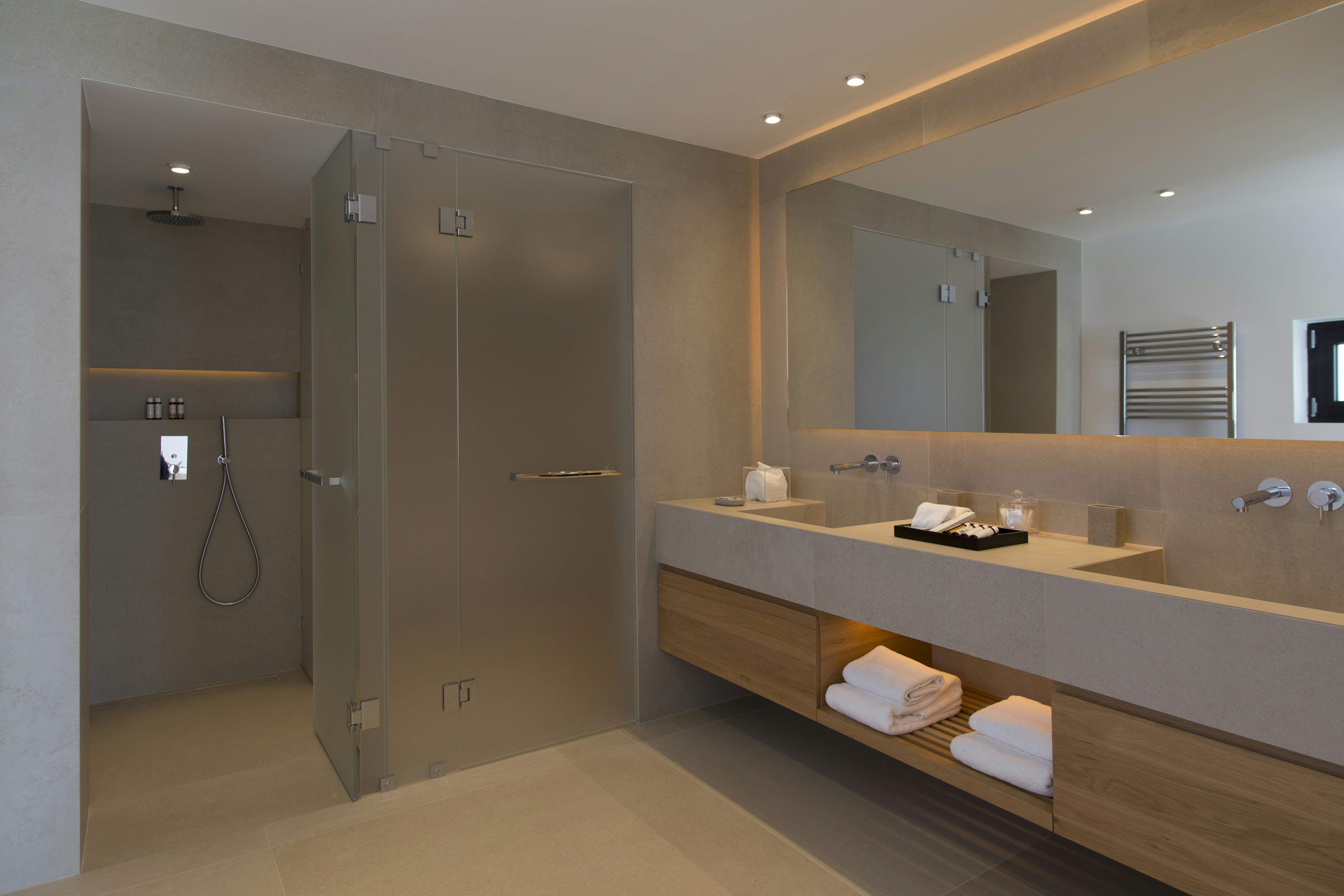 The Villa - Bathroom