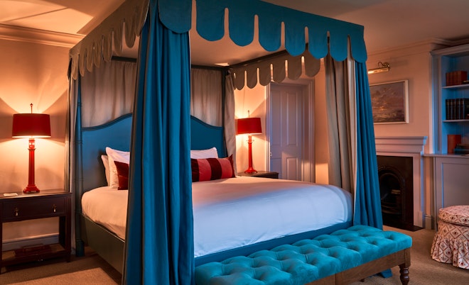 King Henry Bed