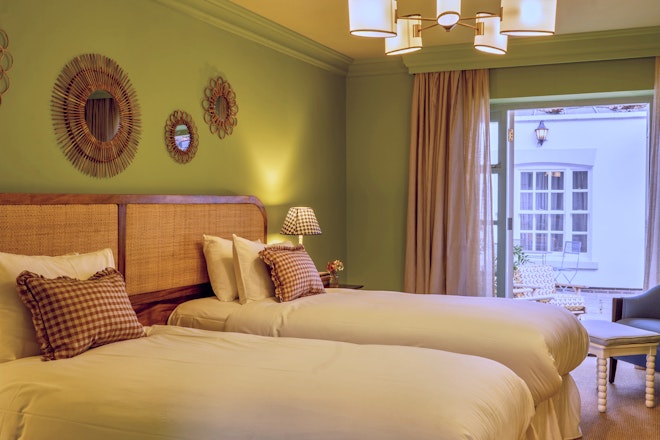 Courtyard Room