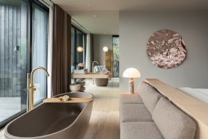 River Suite - Bathtub