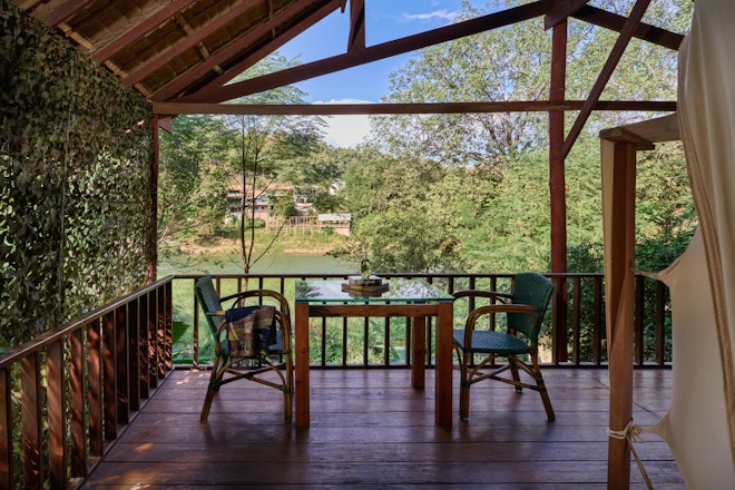 Explorer - Dining Deck