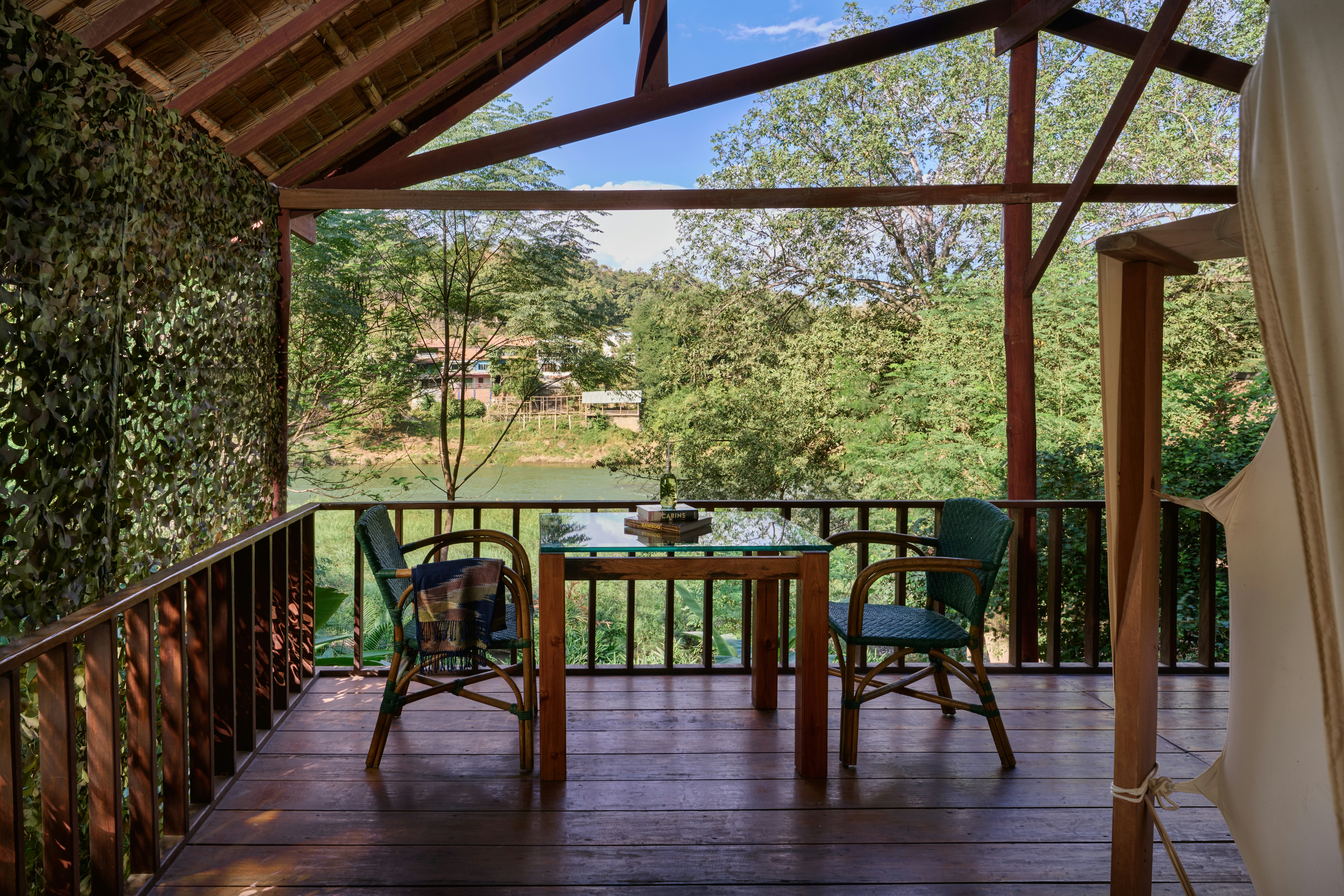 Explorer - Dining Deck