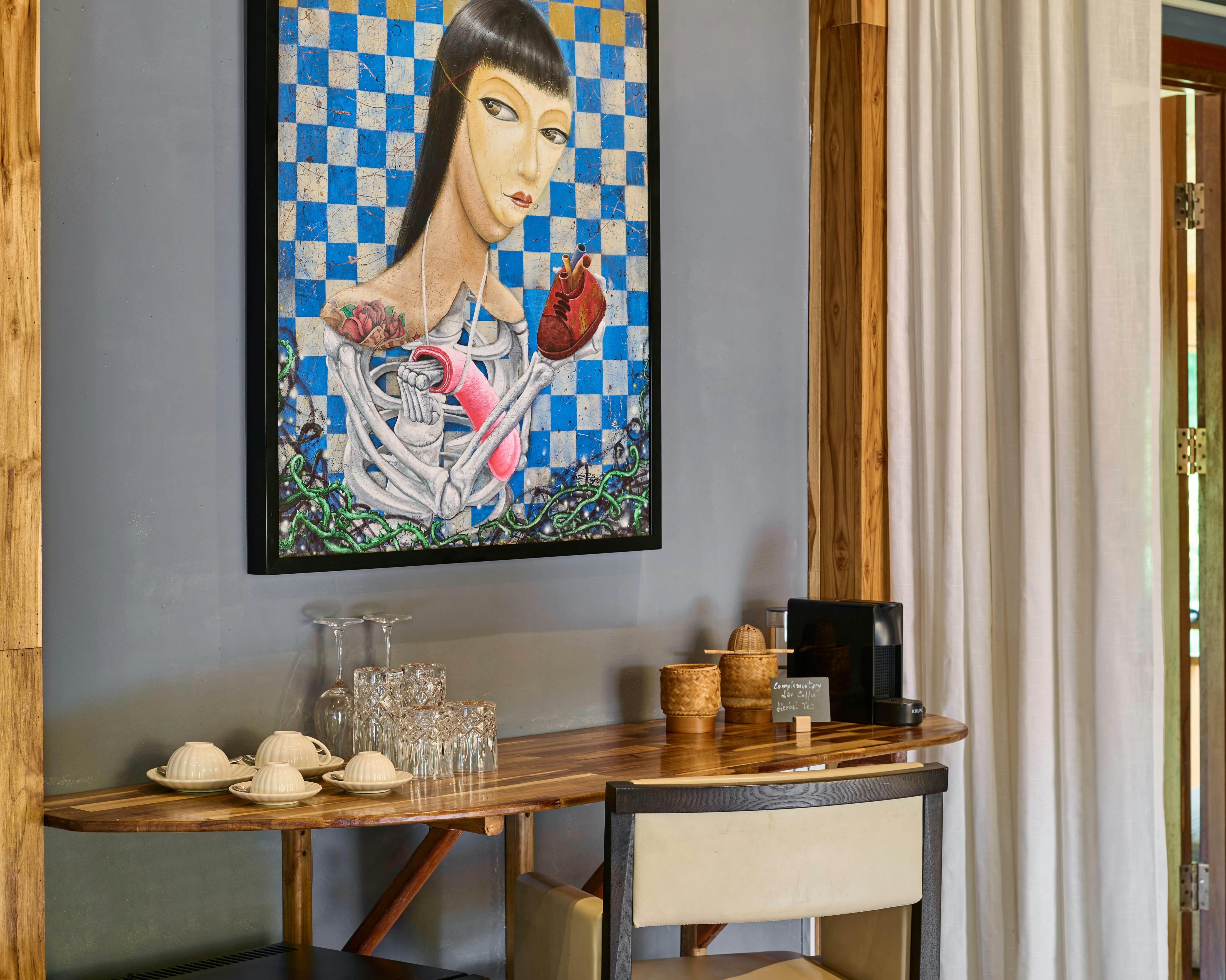 Art Deluxe - Room Amenities