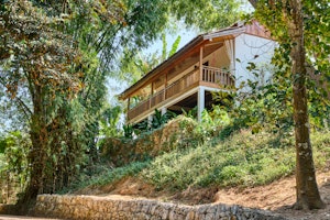 Art Suite - Exterior