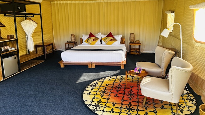 Riverfront Glamping - Bedroom
