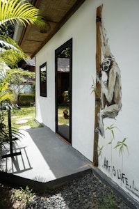 Art Deluxe Family - Exterior