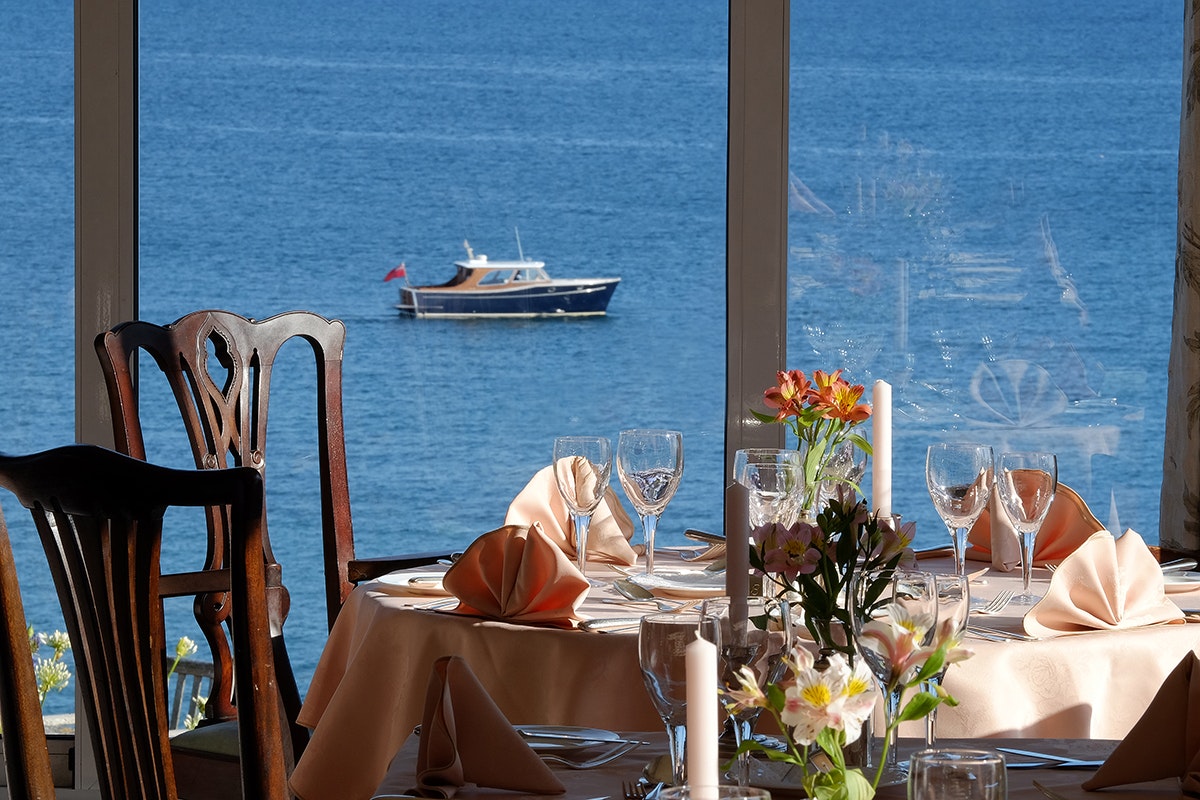 The Dining Room has magnificient sea views on thre