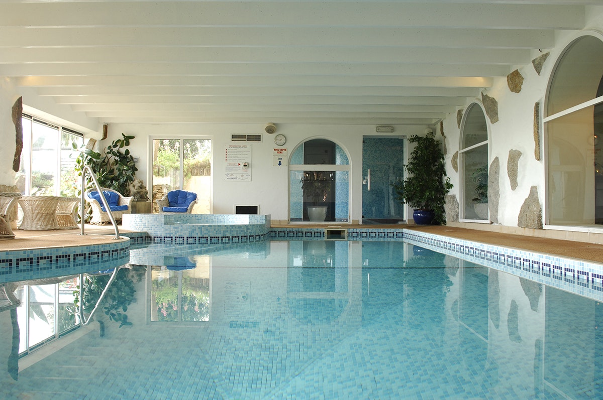 Warm Indoor Pool with Gym, Sauna & Steam Room