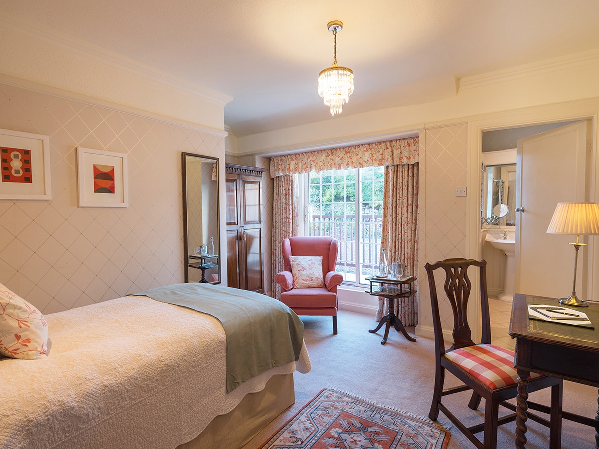 Country View Single Room