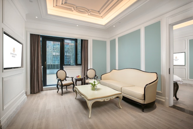 Deluxe Suite