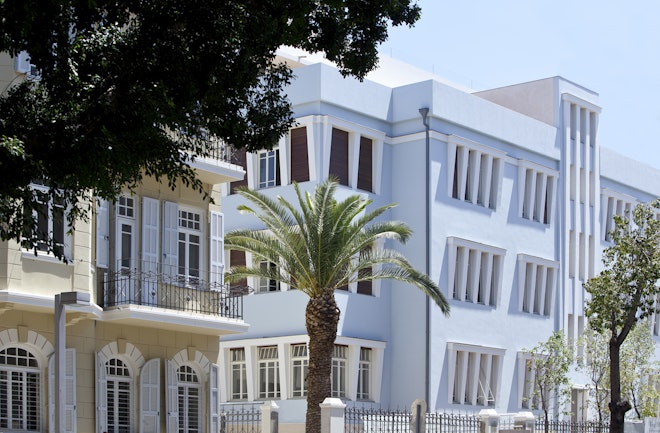 Nachmani Exterior