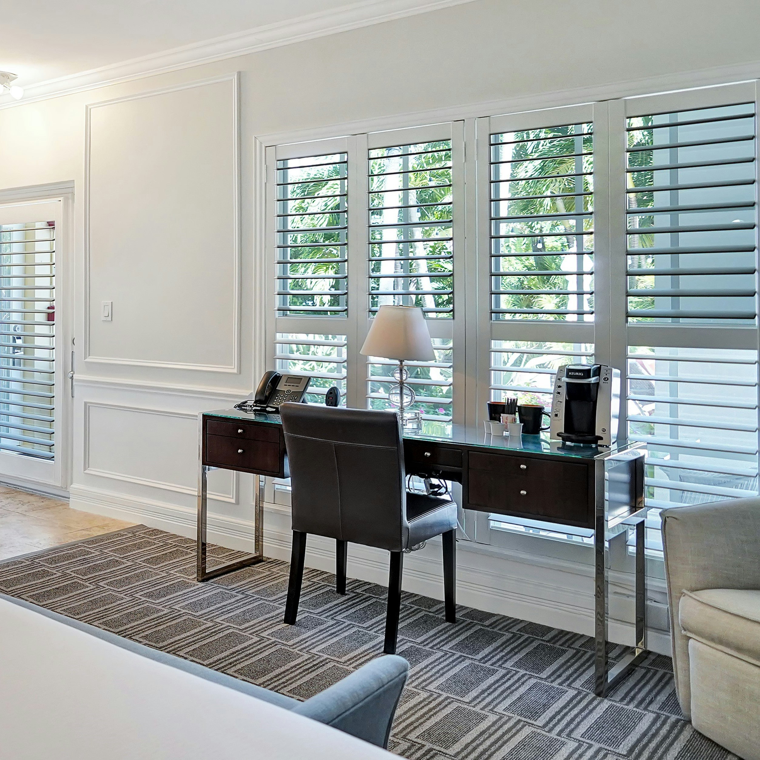 Deluxe Poolside Room