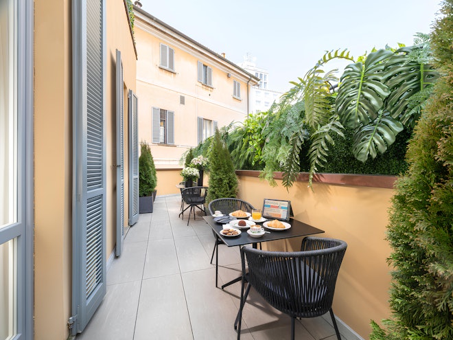 Executive Suite Terrace Queen