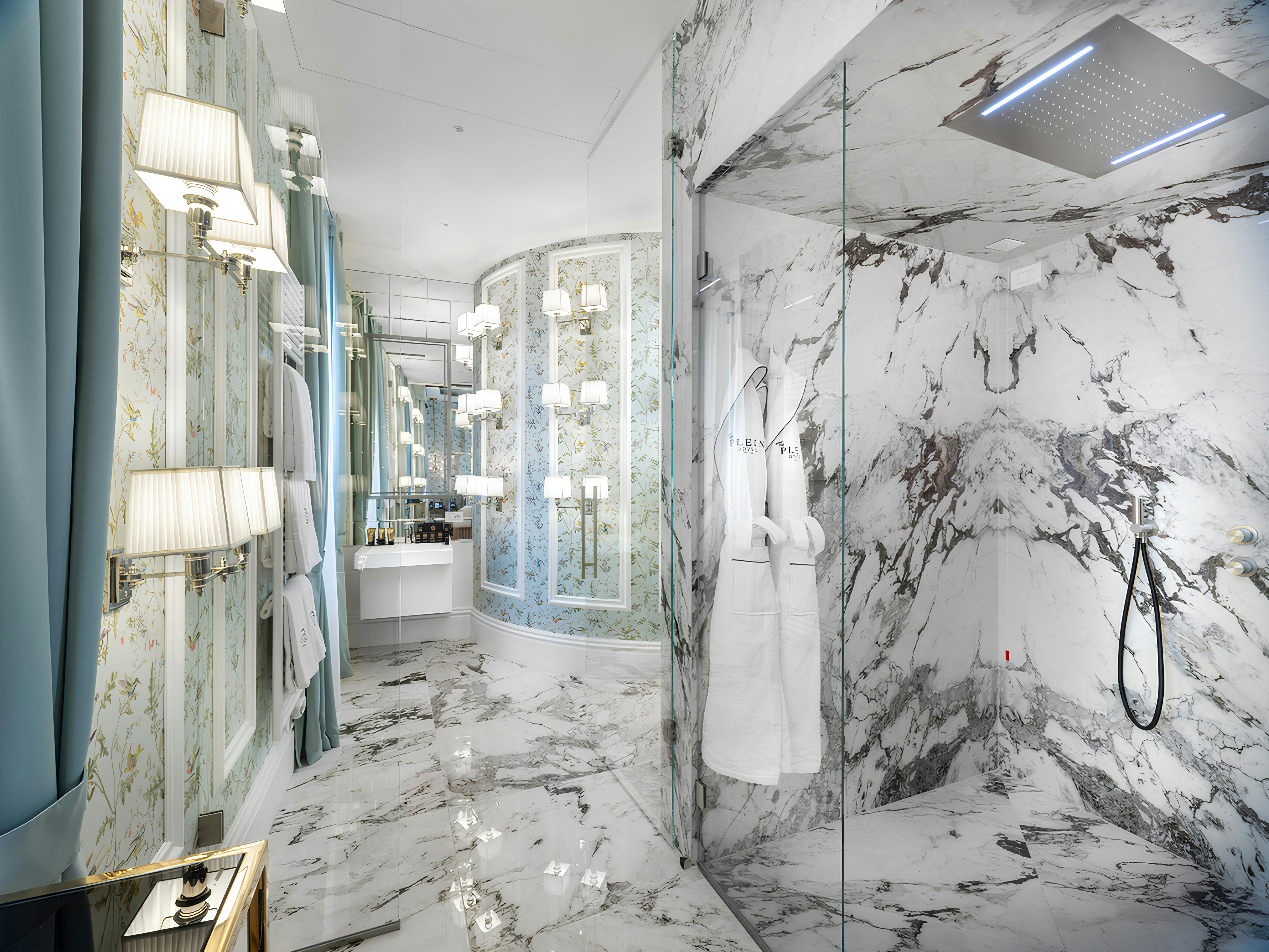 Deluxe Paradise Bathroom