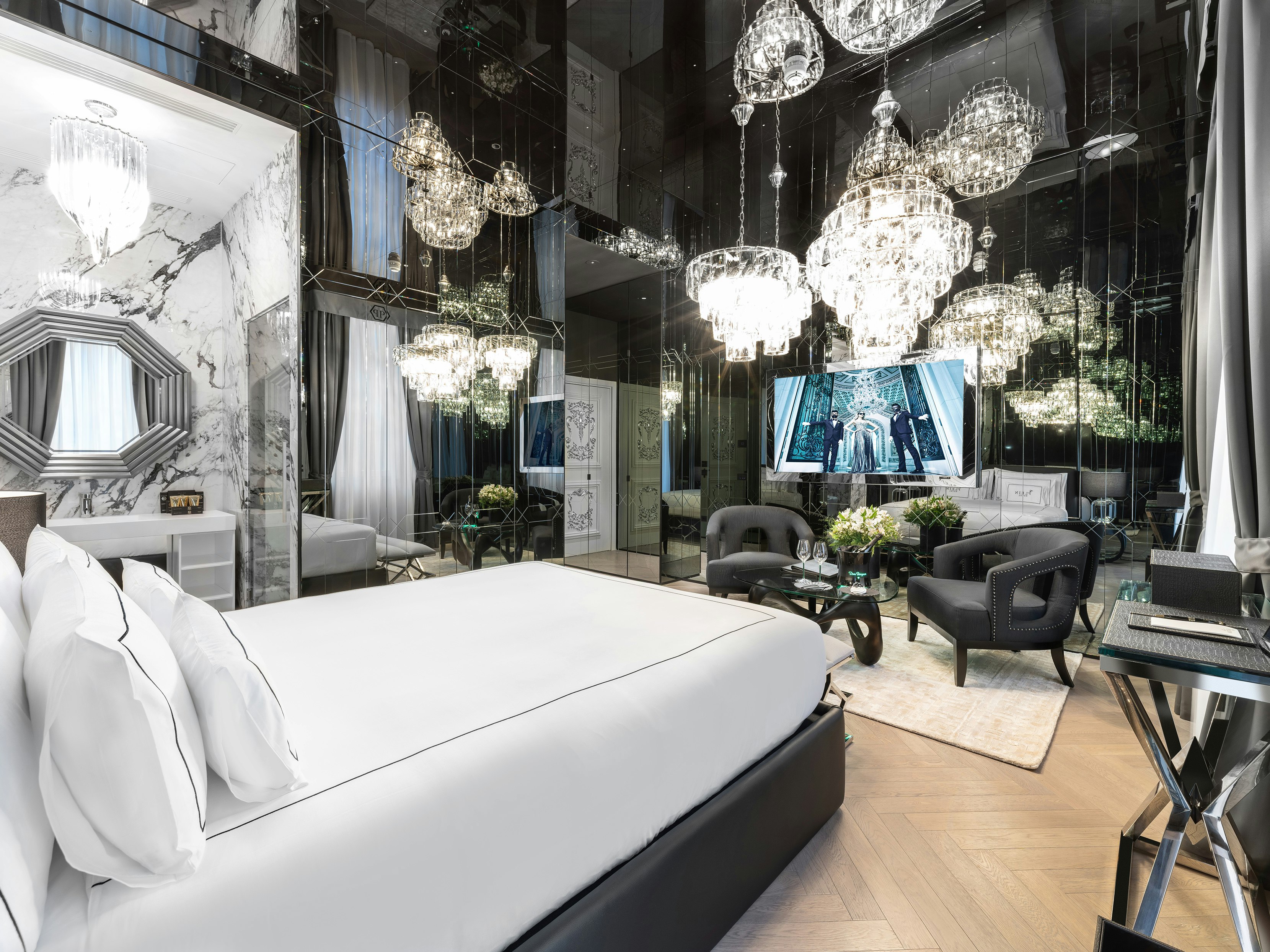 Deluxe Room - Bedroom