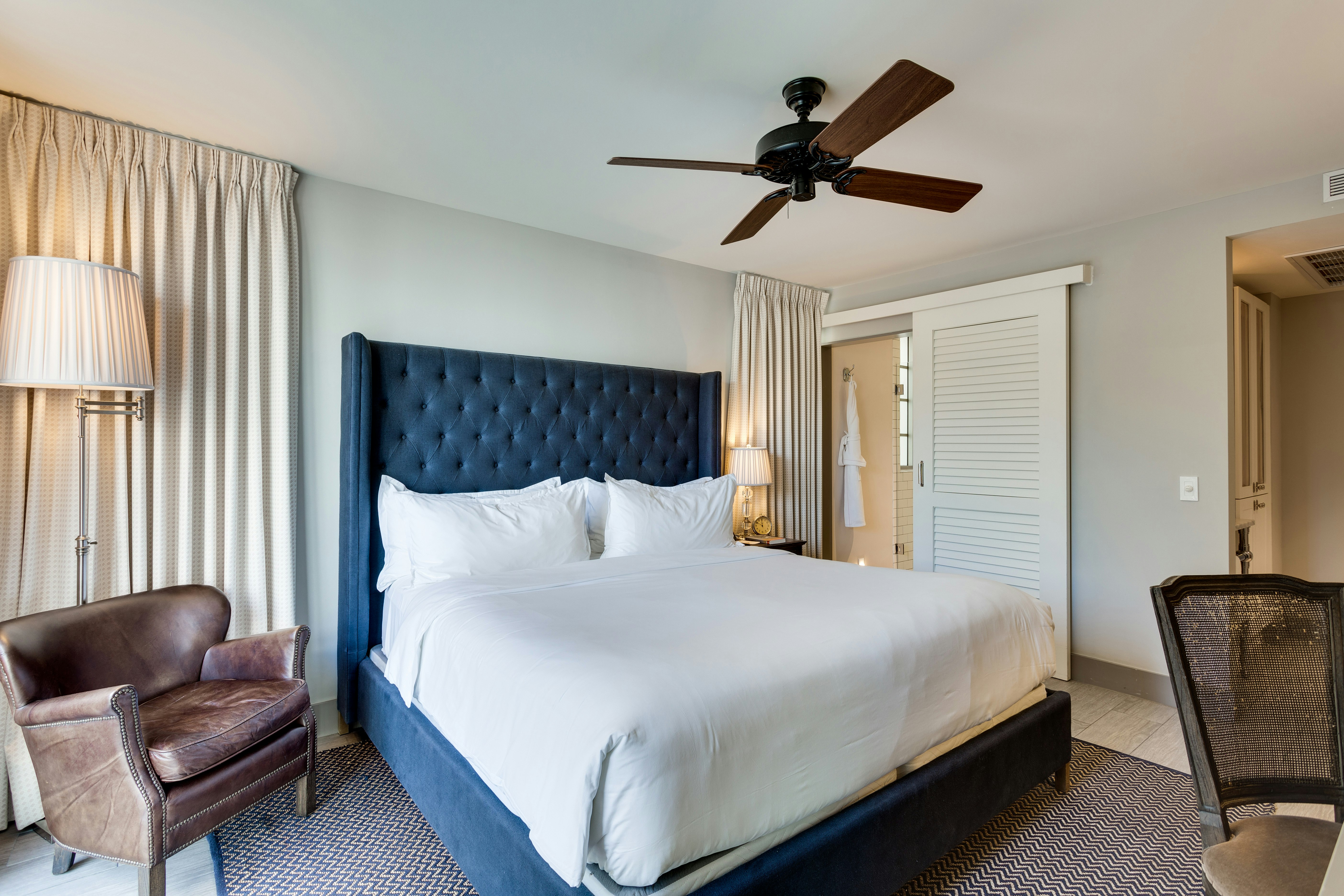 Juliette Pool View King 2