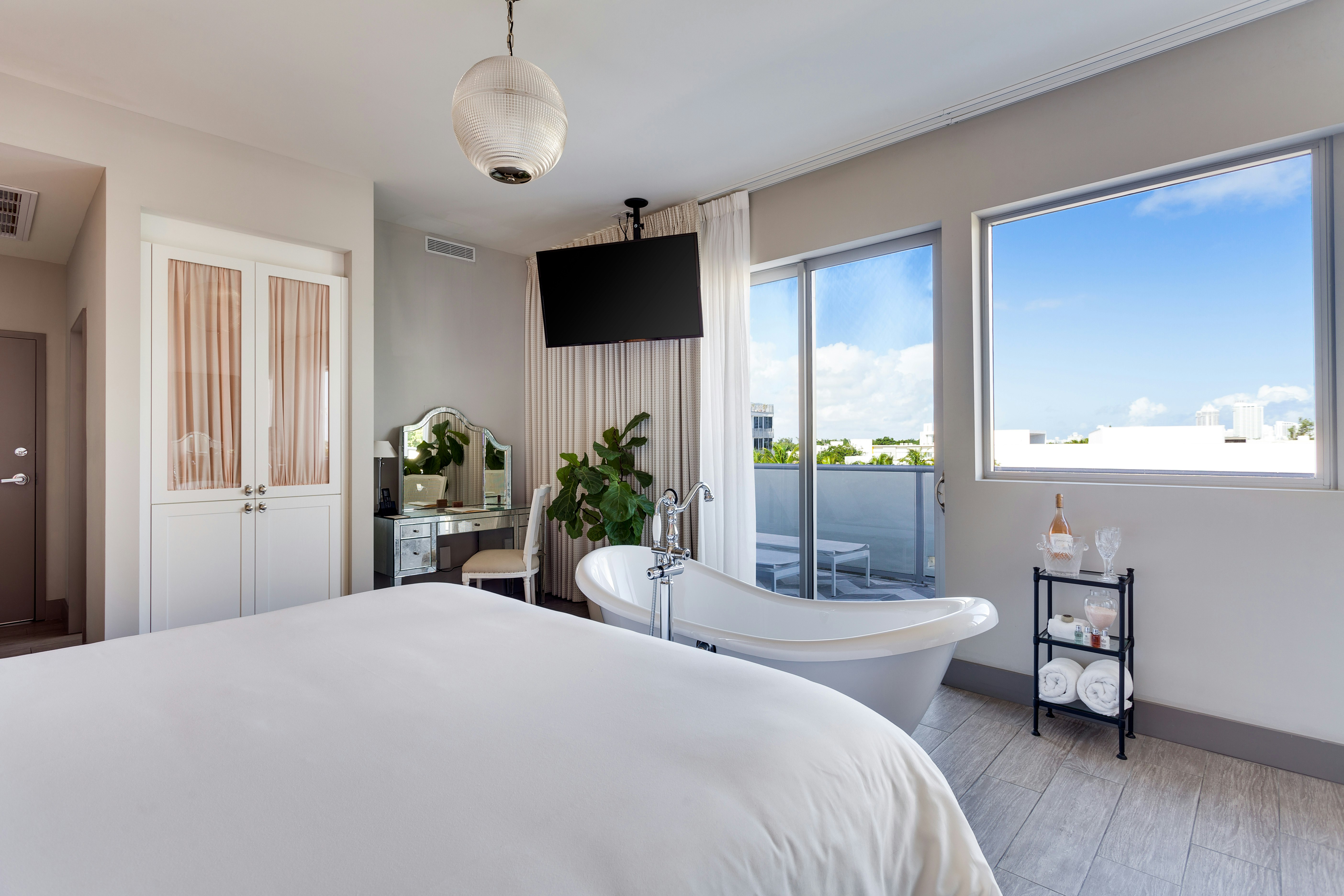 Deluxe Terrace Suite 3