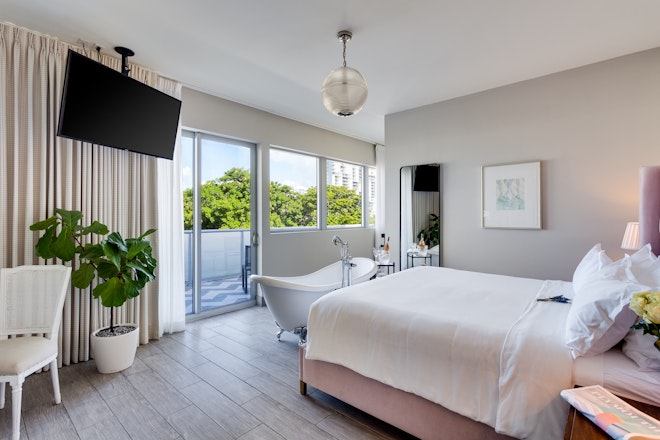 Deluxe Terrace Suite 2