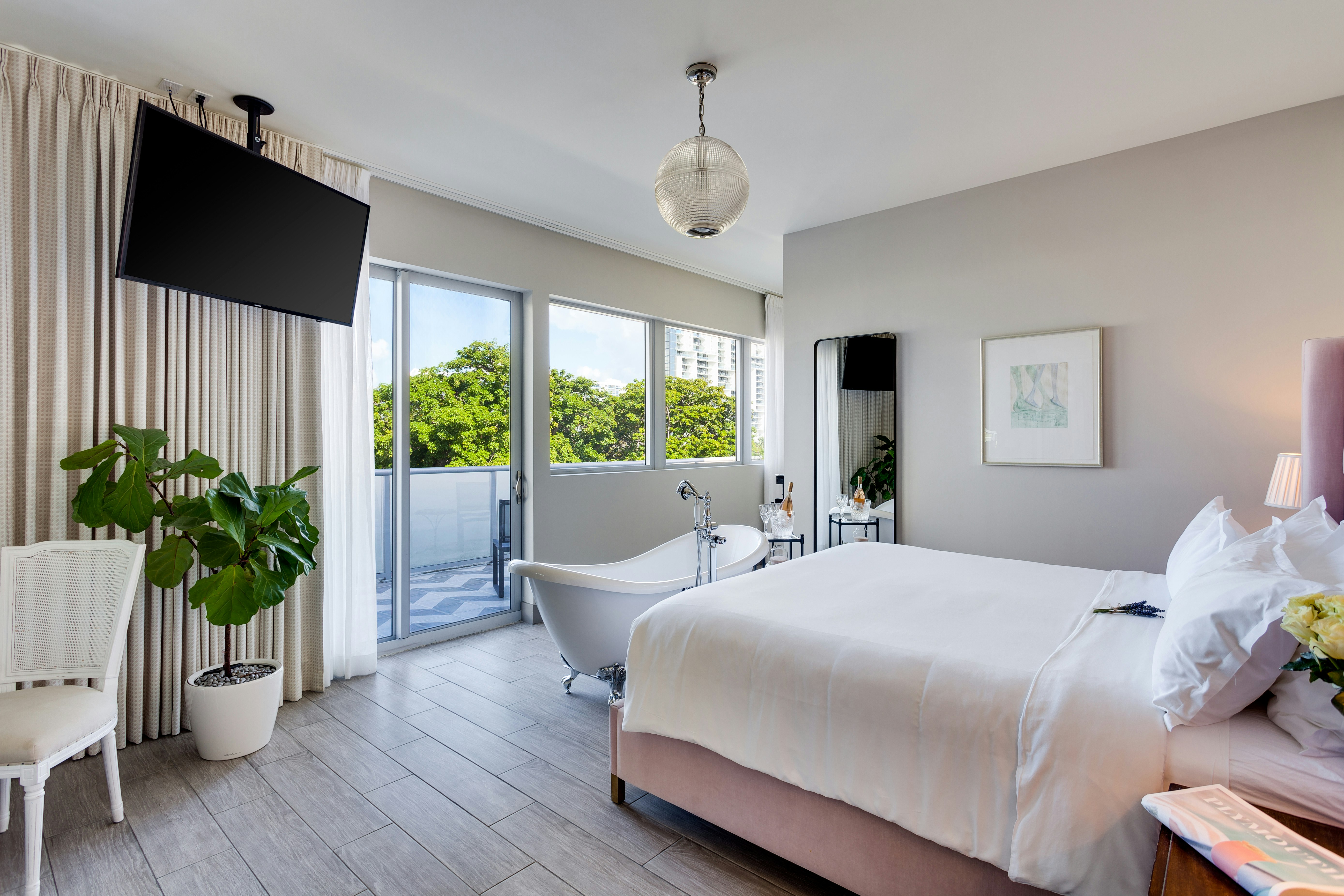 Deluxe Terrace Suite 2