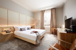 Deluxe Room - Bedroom