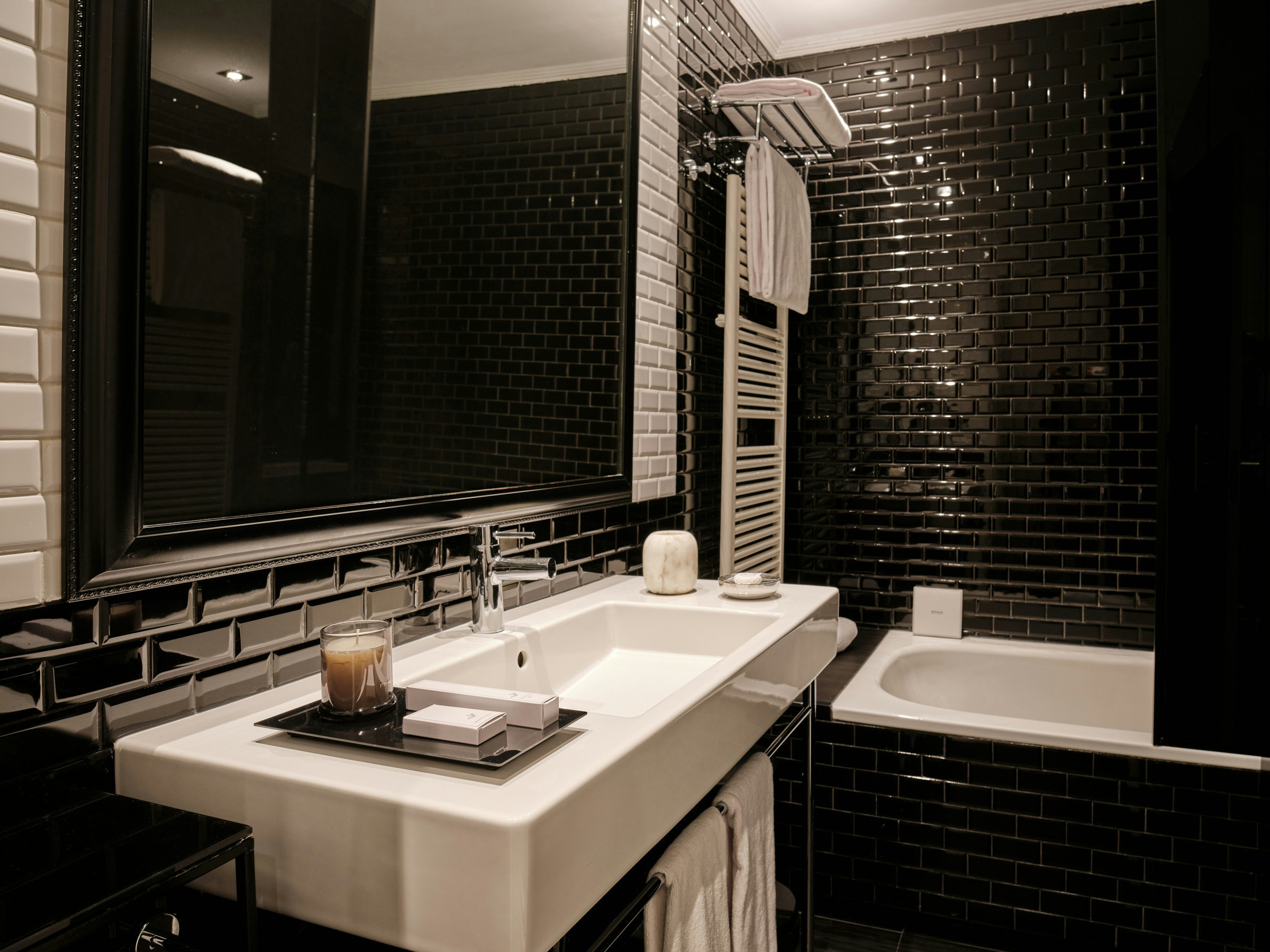 Deluxe City Views - Bathroom