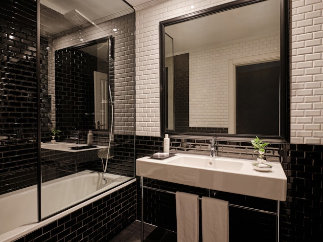 Suite Gran Via - Bathroom