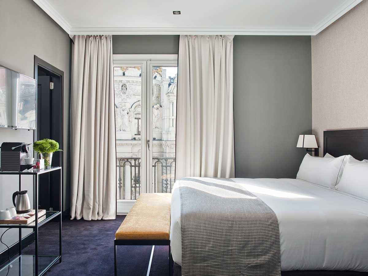 Deluxe City Views - Bedroom